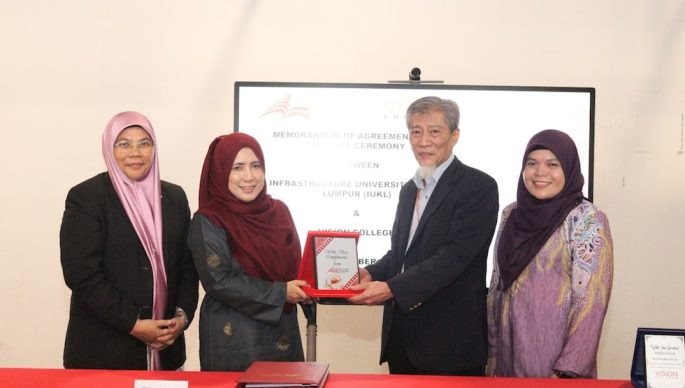 IUKL signed a MOA with Vision College