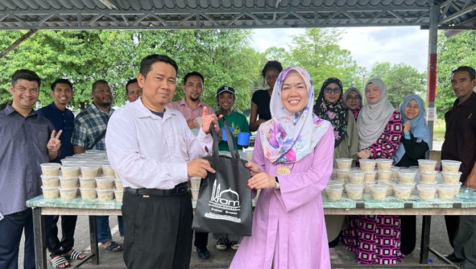 Program Agihan Bubur Lambuk 2025: Spreading Kindness & Togetherness!