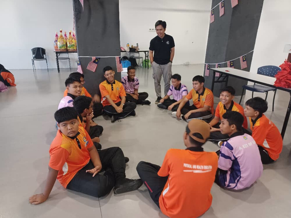 KLUST successfully held Pembimbing Rakan Sebaya (PRS) Leadership Course with SMK Dato Abu Bakar Baginda KLUST successfully held Pembimbing Rakan Sebaya (PRS) Leadership Course with SMK Dato Abu Bakar Baginda