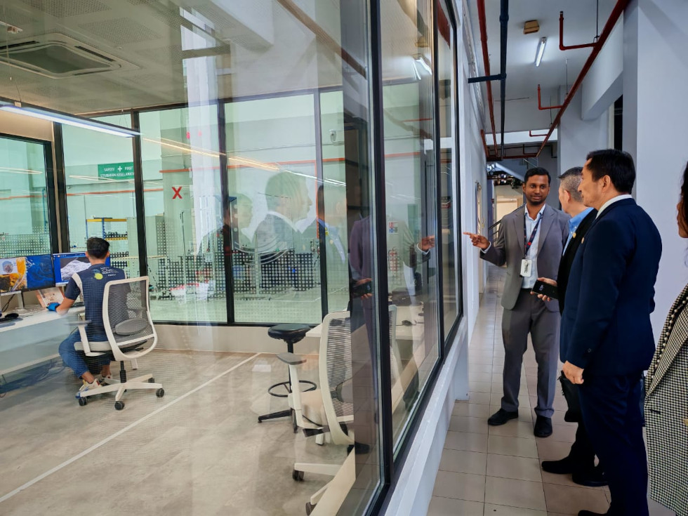 KLUST Delegation Visits Swinburne University of Technology Sarawak