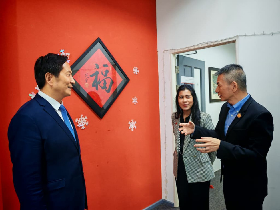 KLUST Delegation Visits Swinburne University of Technology Sarawak