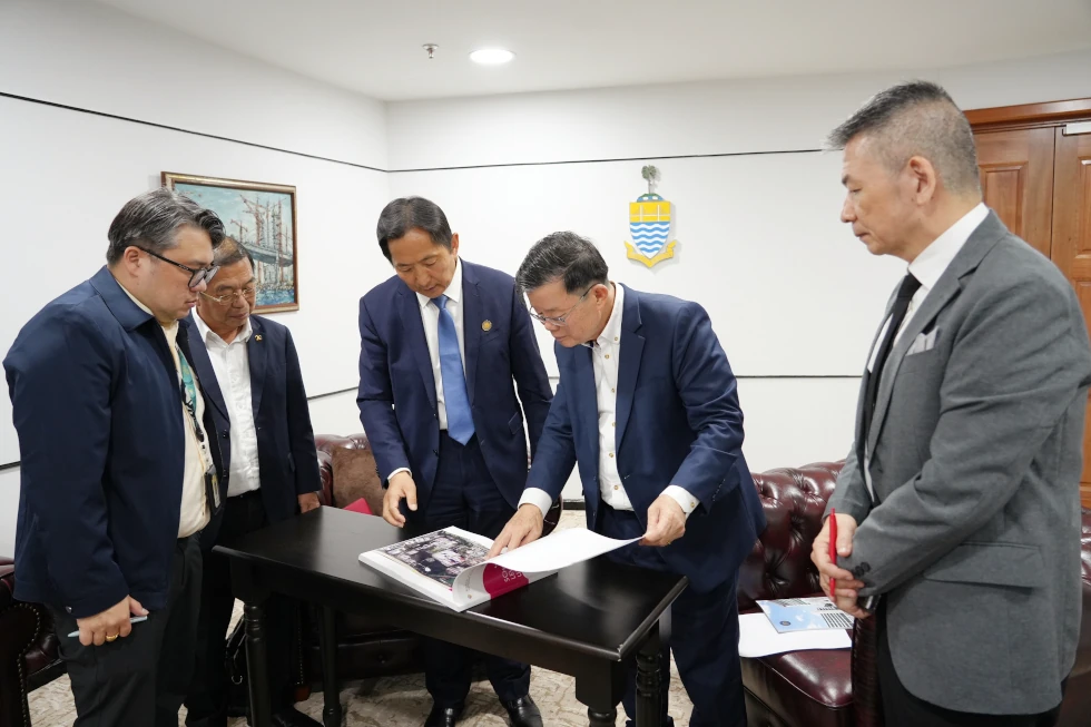 YAB曹观友部长对吉科大的办学成果与战略视野给予认可与肯定。他指出，当前槟城正处于产业转型升级的关键期，亟需大量科技人才与创新资源，吉科大的发展理念与槟城的发展需求高度契合。