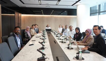 On 15 May 2026, Malaysia’s Minister of Digital, Gobind Singh Deo, received Prof. Chen Xiaoyun, Chairman of Star Youth International Group and Board Chairman of Kuala Lumpur University of Science and Technology (KLUST), at the Ministry of Digital Malaysia. The meeting was also attended by Member of Parliament YB Tan Kok Wai, senior officials from the Ministry of Digital, and Prof. Suraya, Vice Chancellor of KLUST.