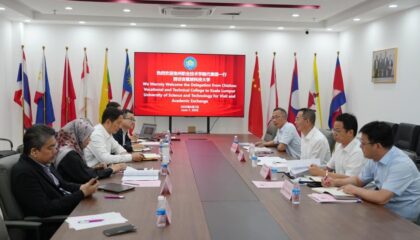 On 7 June 2026, Kuala Lumpur University of Science and Technology (KLUST) welcomed a delegation from Chizhou Vocational and Technical College, led by Party Secretary Mr. Beng Xingyu, for a courtesy visit and collaboration meeting. The delegation was received by Professor Chen Xiaoyun, Chairman of the KLUST Board of Directors, together with Professor Suraya and Professor Huam Hon Tat, Deputy Vice-Chancellors of KLUST, and members of the university management team.
