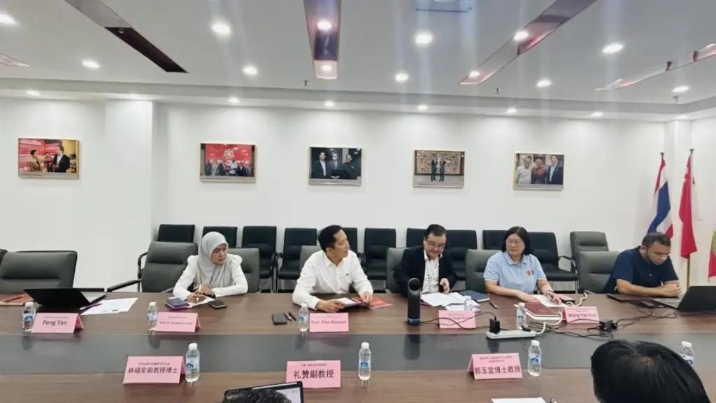 KLUST and Shenzhen Polytechnic University Strengthen Strategic Partnership Through Virtual Collaboration Meeting